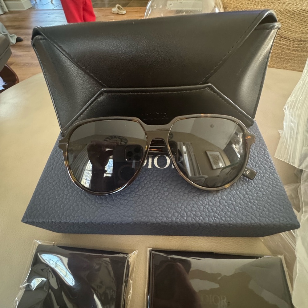 Dior Black Aviator Sunglasses - Picture 2 of 5